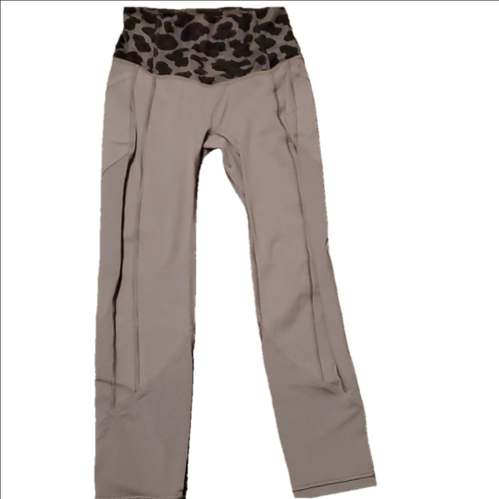 #404 Lululemon leggings gray with animal print band size 4 b246
